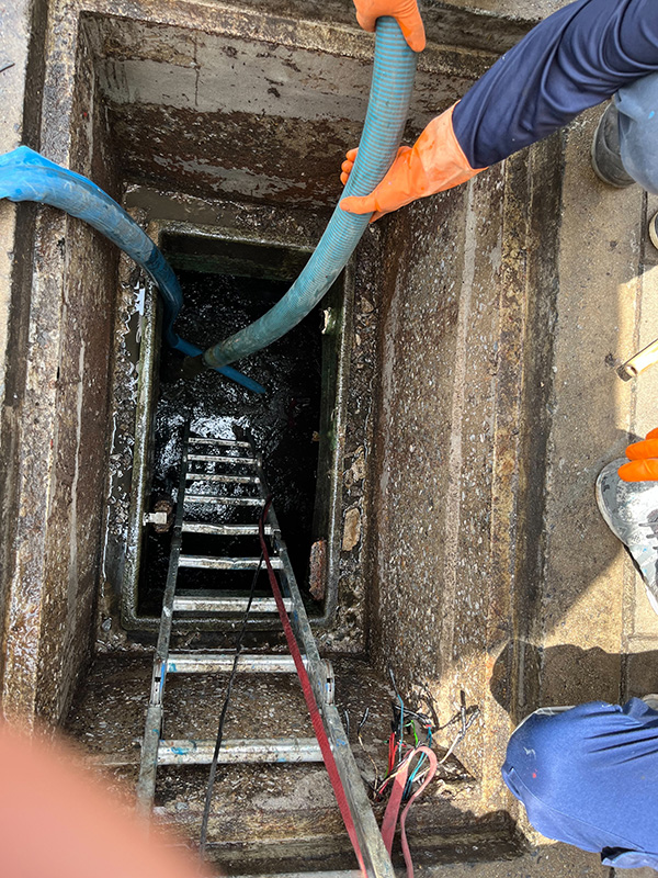 11 - https://ศุภกรณ์เซอร์วิส.com | ศุภกรณ์เซอร์วิส รับดูดส้วม สูบสิ่งปฏิกูล แก้ไขท่ออุดตัน กำจัดไขมันและกากอุตสาหกรรมครบวงจร ให้บริการด่วนในพื้นที่บ้านเรือน ร้านอาหาร โรงงาน ด้วยทีมงานมืออาชีพตลอด 24 ชั่วโมง