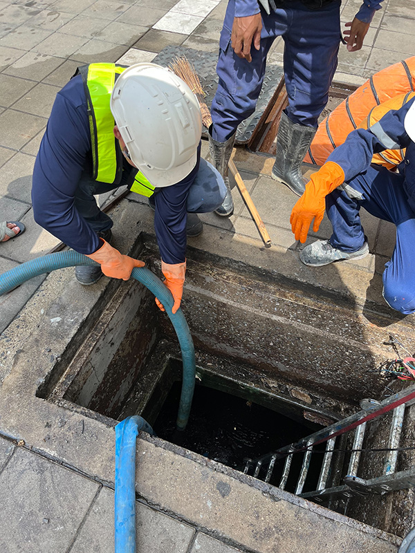 12 - https://ศุภกรณ์เซอร์วิส.com | ศุภกรณ์เซอร์วิส รับดูดส้วม สูบสิ่งปฏิกูล แก้ไขท่ออุดตัน กำจัดไขมันและกากอุตสาหกรรมครบวงจร ให้บริการด่วนในพื้นที่บ้านเรือน ร้านอาหาร โรงงาน ด้วยทีมงานมืออาชีพตลอด 24 ชั่วโมง